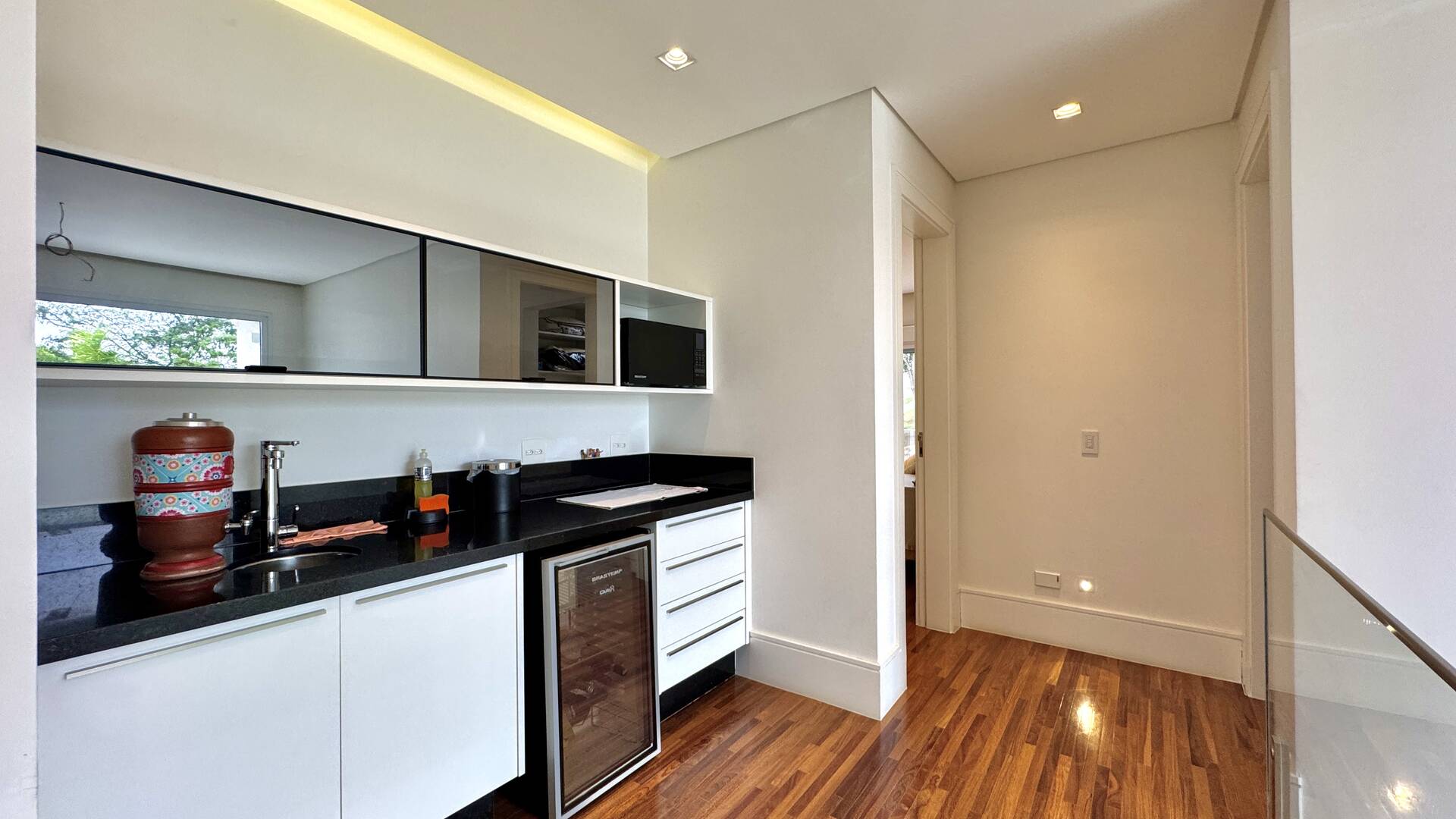 Casa Mobiliada com 4 Suítes, Cinema e Área Gourmet Completa em Alphaville