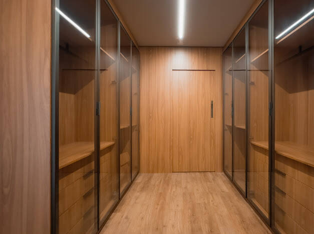 Casa à venda no Le Portier Nautic Residence com 5 suítes e acesso direto à represa