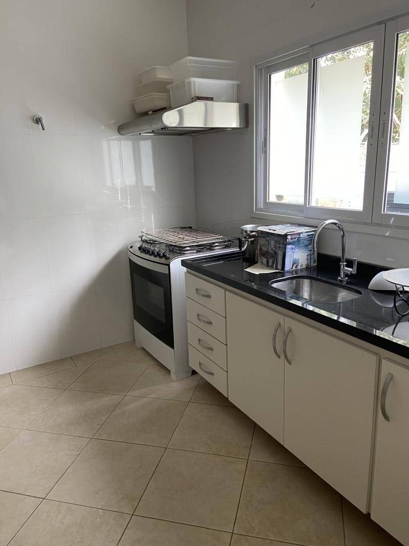 Casa no Tamboré 1 com 6 Suítes e Fundo para Ampla Área Verde Privativa