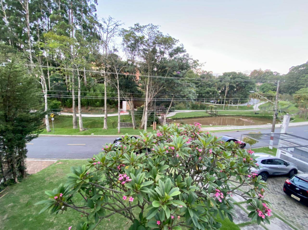 Casa Tamboré 1 - em frente ao lago