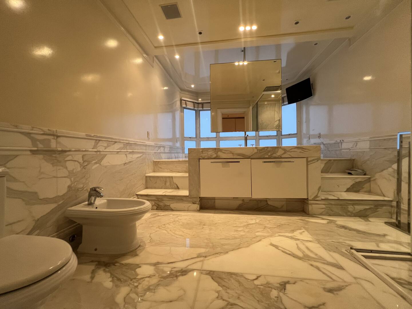 Cobertura duplex à venda em São Paulo com 1.170 m², 4 suítes, piscina privativa e 10 vagas