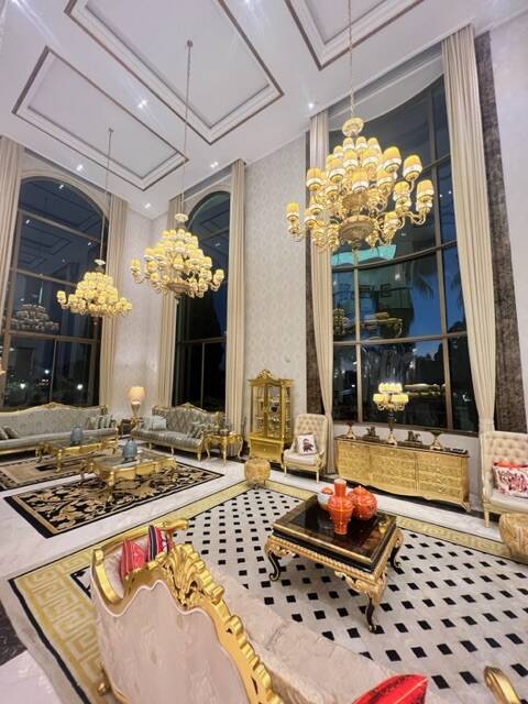 Casa Exclusiva à Venda em Alphaville com Arquitetura Europeia e Privacidade Total