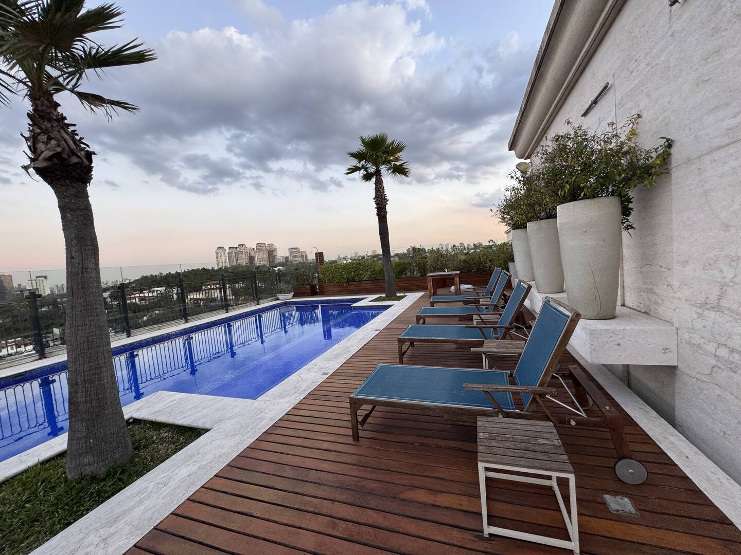 Cobertura duplex à venda em São Paulo com 1.170 m², 4 suítes, piscina privativa e 10 vagas