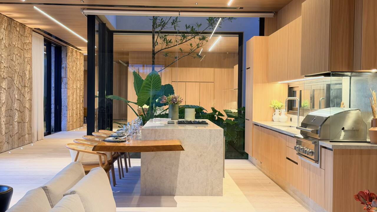 Casa com 7 suítes e vista permanente para o lago na Fazenda Boa Vista