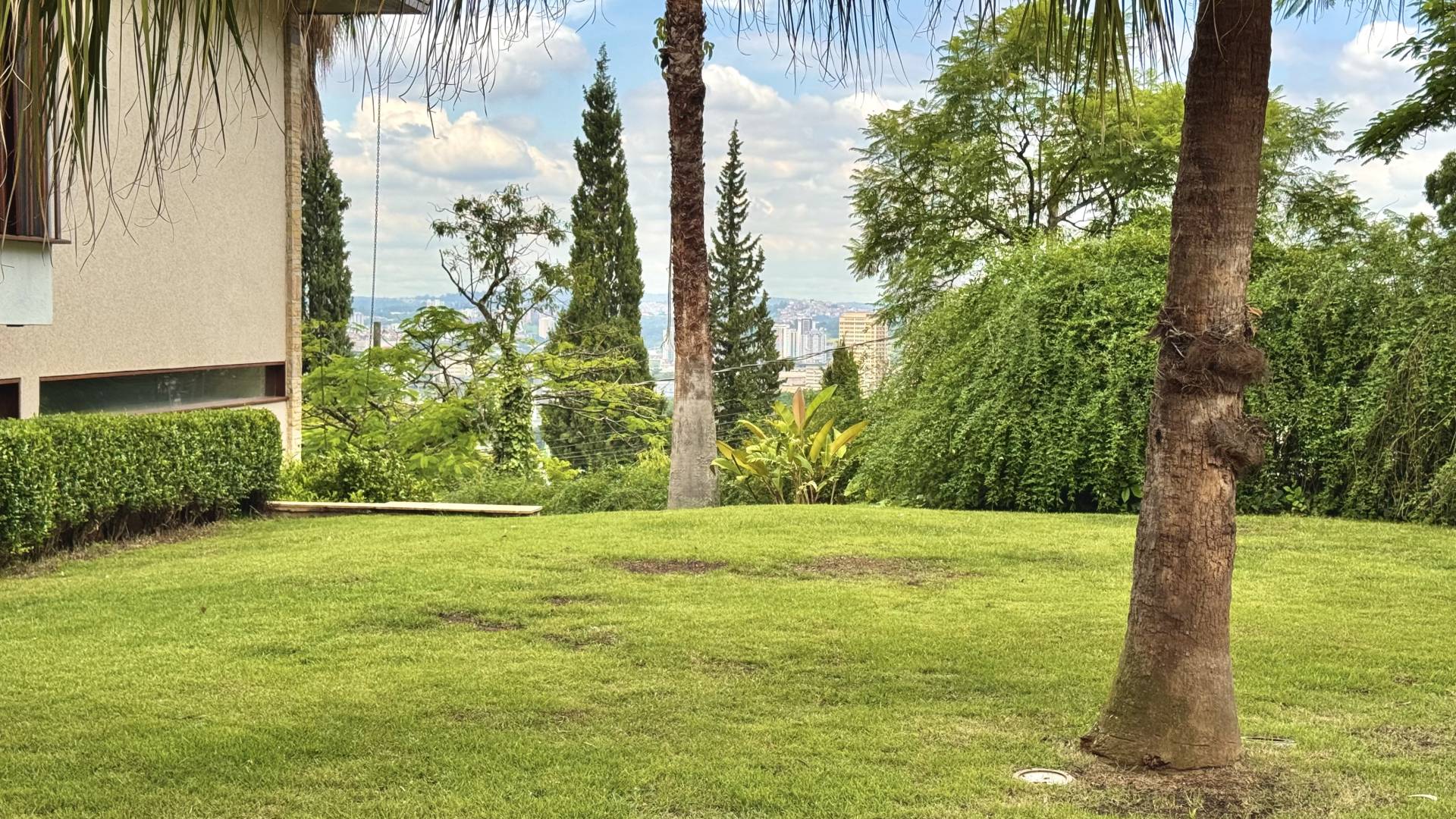 Casa com 6.300m² de terreno privativo - Residencial Tamboré 1