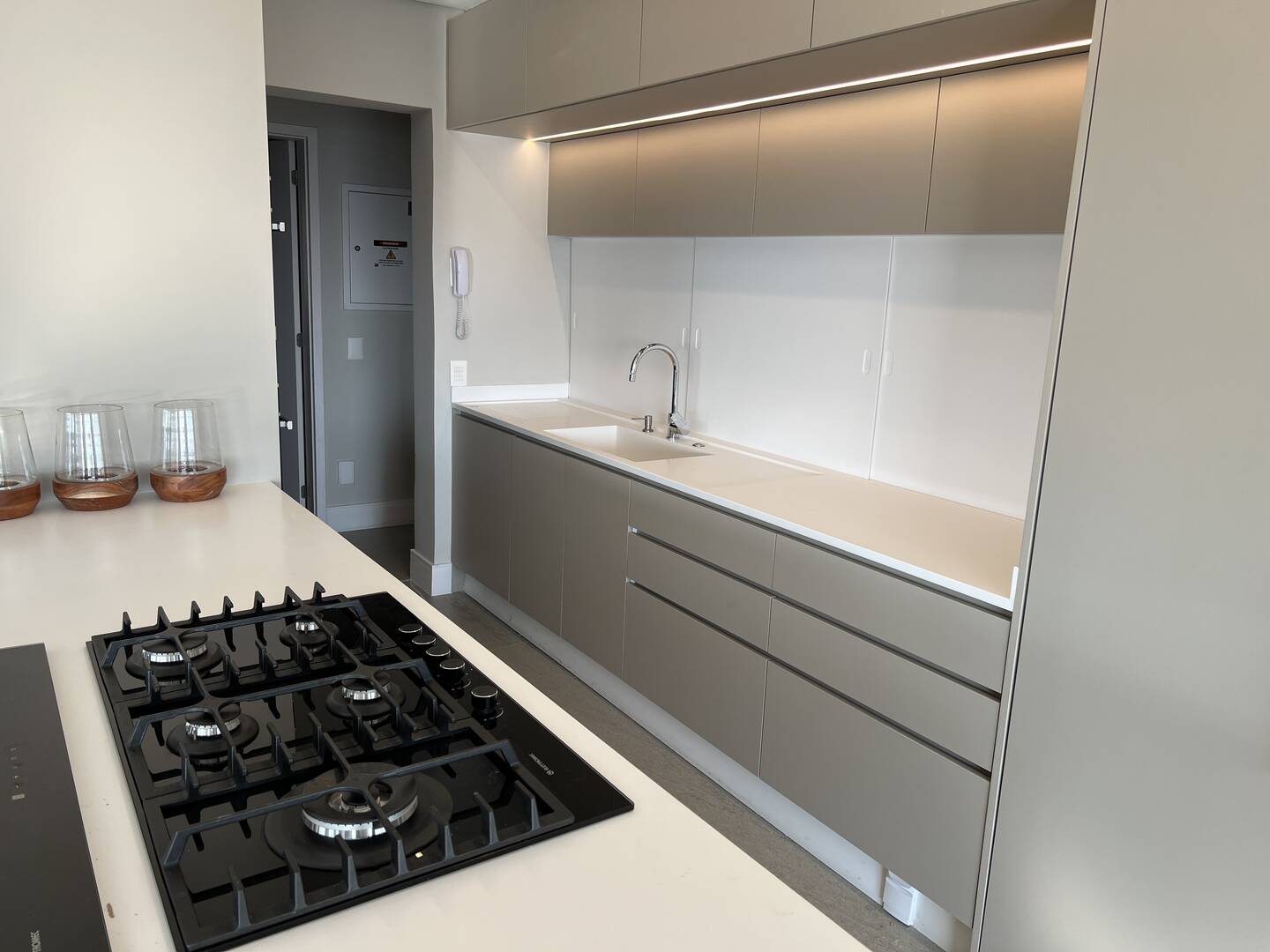 Apartamento à venda no Condomínio Oiapoque em Alphaville com 360 m², 4 suítes e 5 vagas