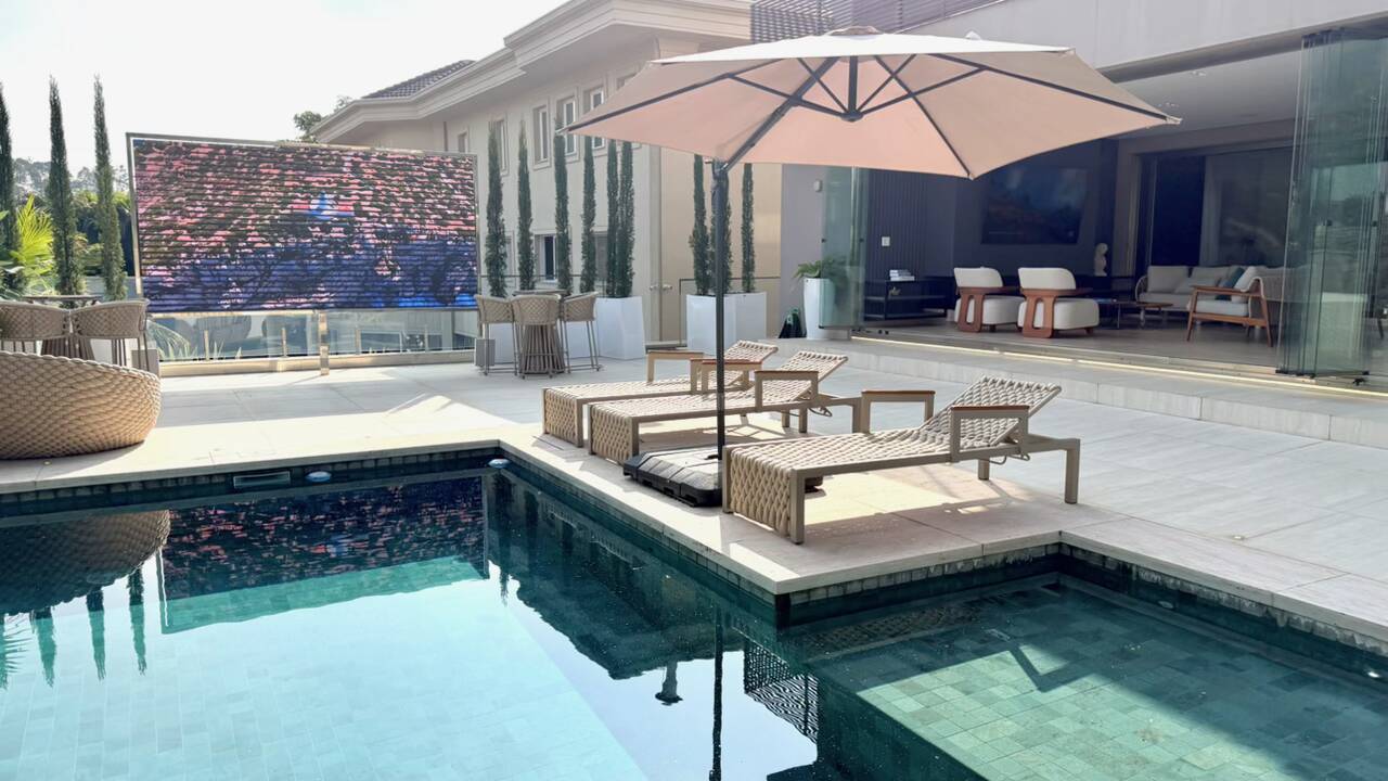 Casa à Venda no Tamboré 3 com 5 Suítes, Man Cave Exclusiva e Lazer Completo
