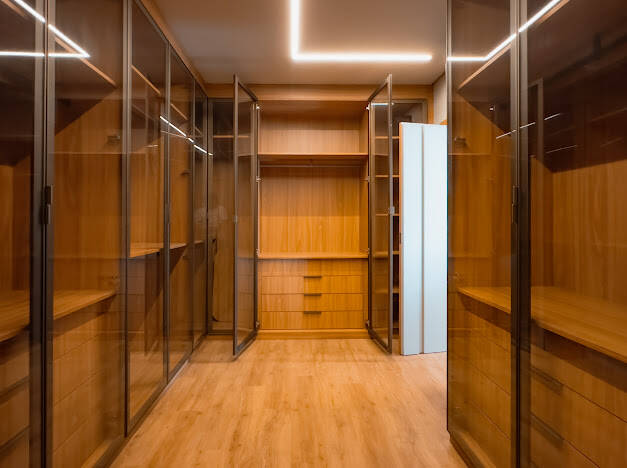 Casa à venda no Le Portier Nautic Residence com 5 suítes e acesso direto à represa