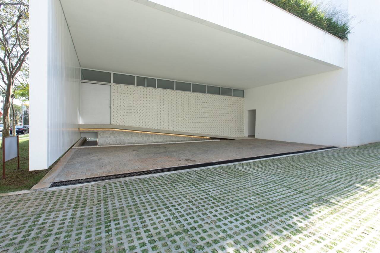 Casa Float à venda em Alphaville | Arquitetura de Sérgio Sampaio