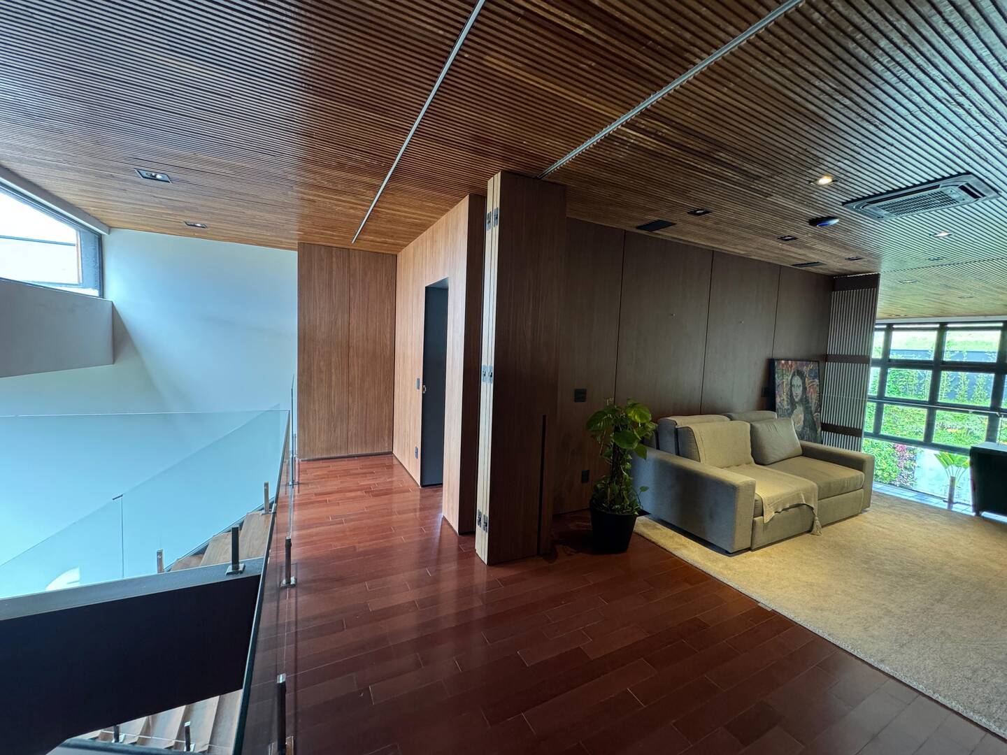 Casa mobiliada à venda no Gênesis 2 com 3 suítes, automação e adega climatizada