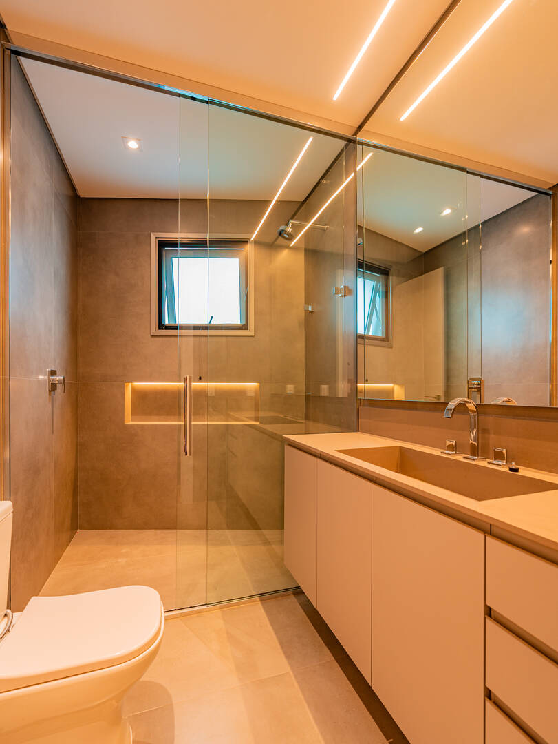 Casa porteira fechada à venda em Alphaville | 5 suítes, rooftop e mobiliada