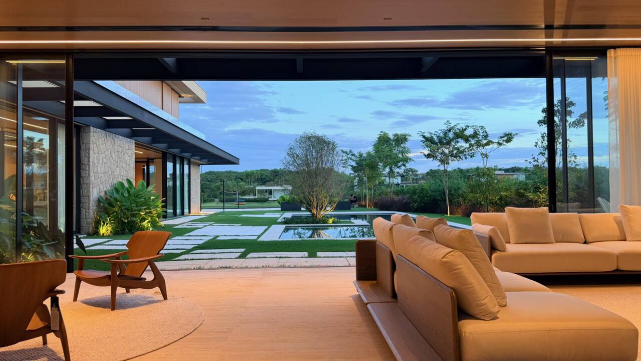 Casa com 7 suítes e vista permanente para o lago na Fazenda Boa Vista