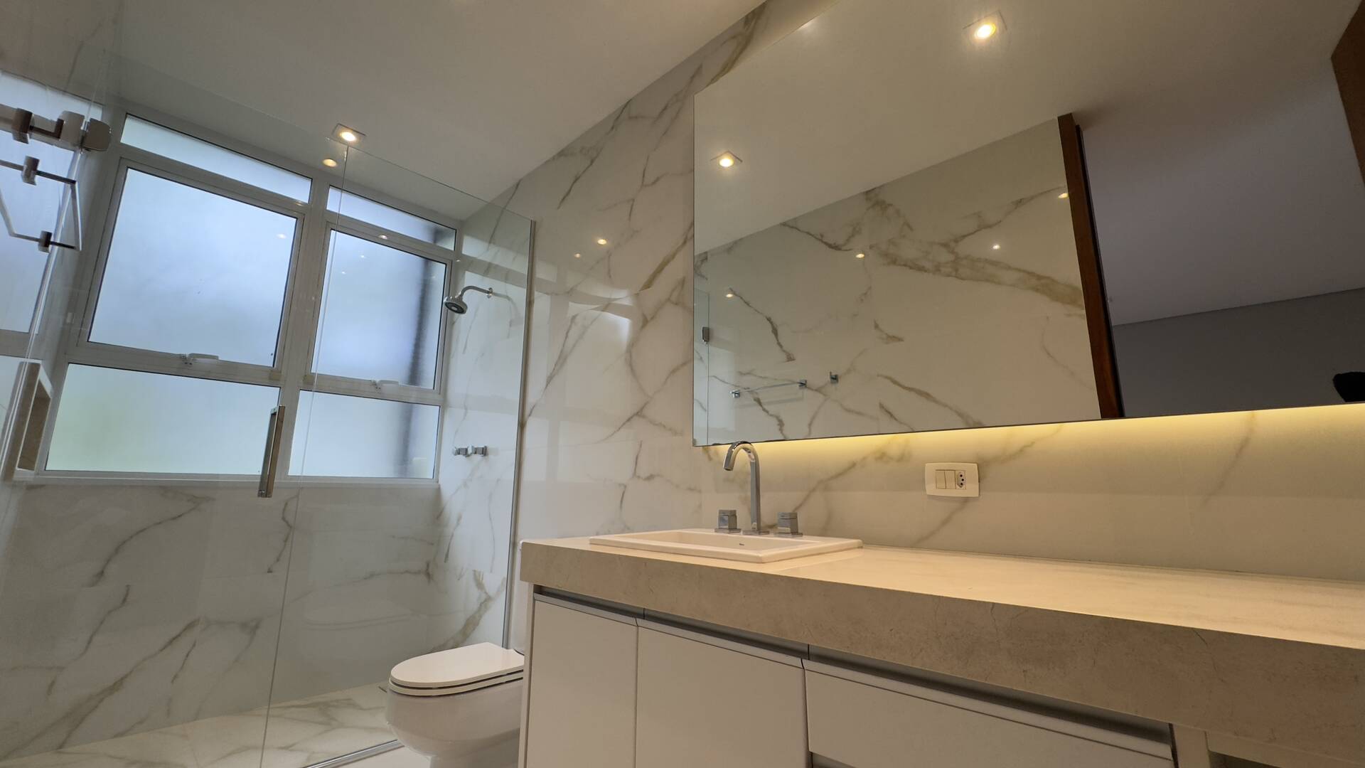 Casa contemporânea sustentável à venda residencial Melville | 4 suítes, elevador e automação