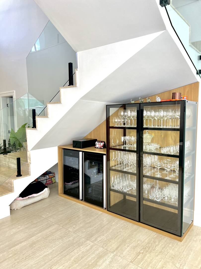 Casa Tamboré 10 mobiliada à venda em Alphaville | 4 suítes, automação e pronta para morar