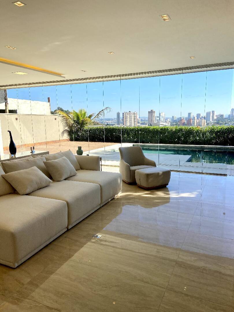 Residência Assinada por Mario Perez no Vila Solaia | 640 m², 4 Suítes e Vista Panorâmica