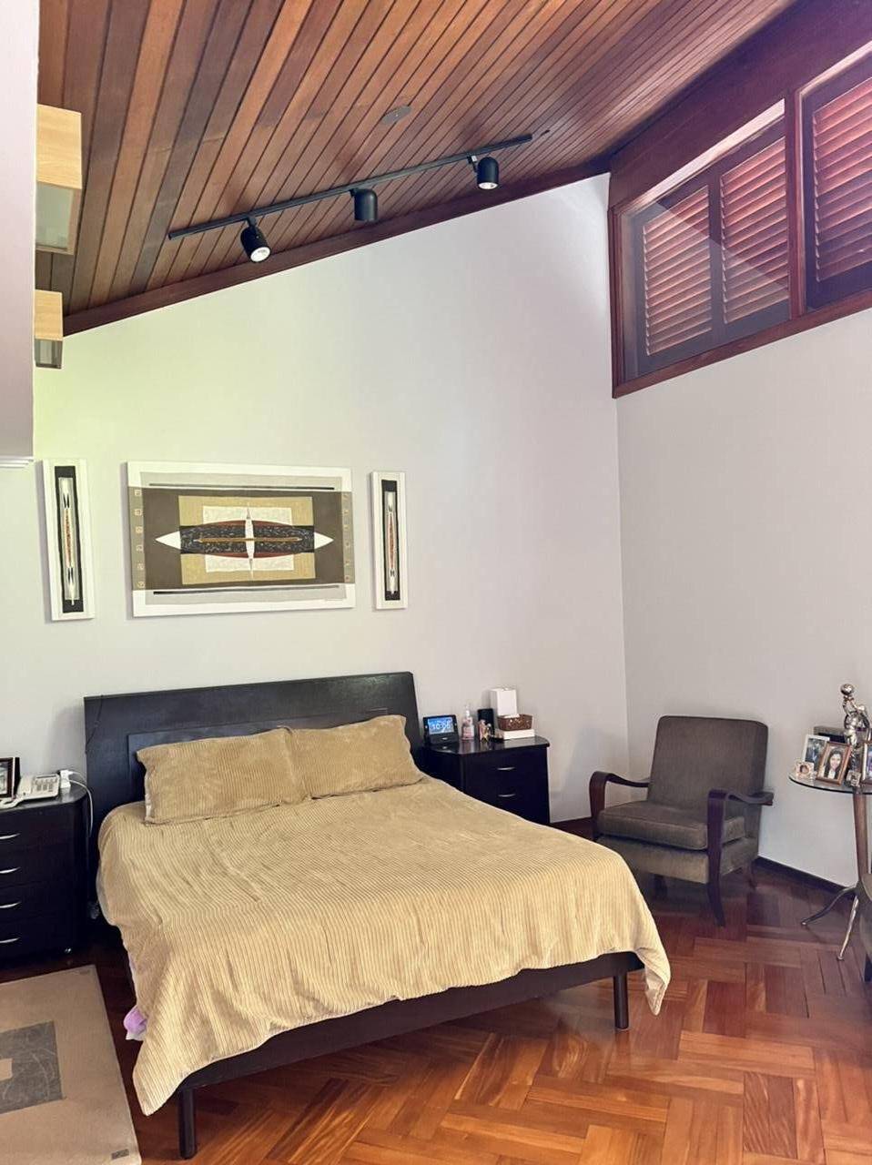 Casa semi-térrea com 3 suítes à venda no Tamboré 1