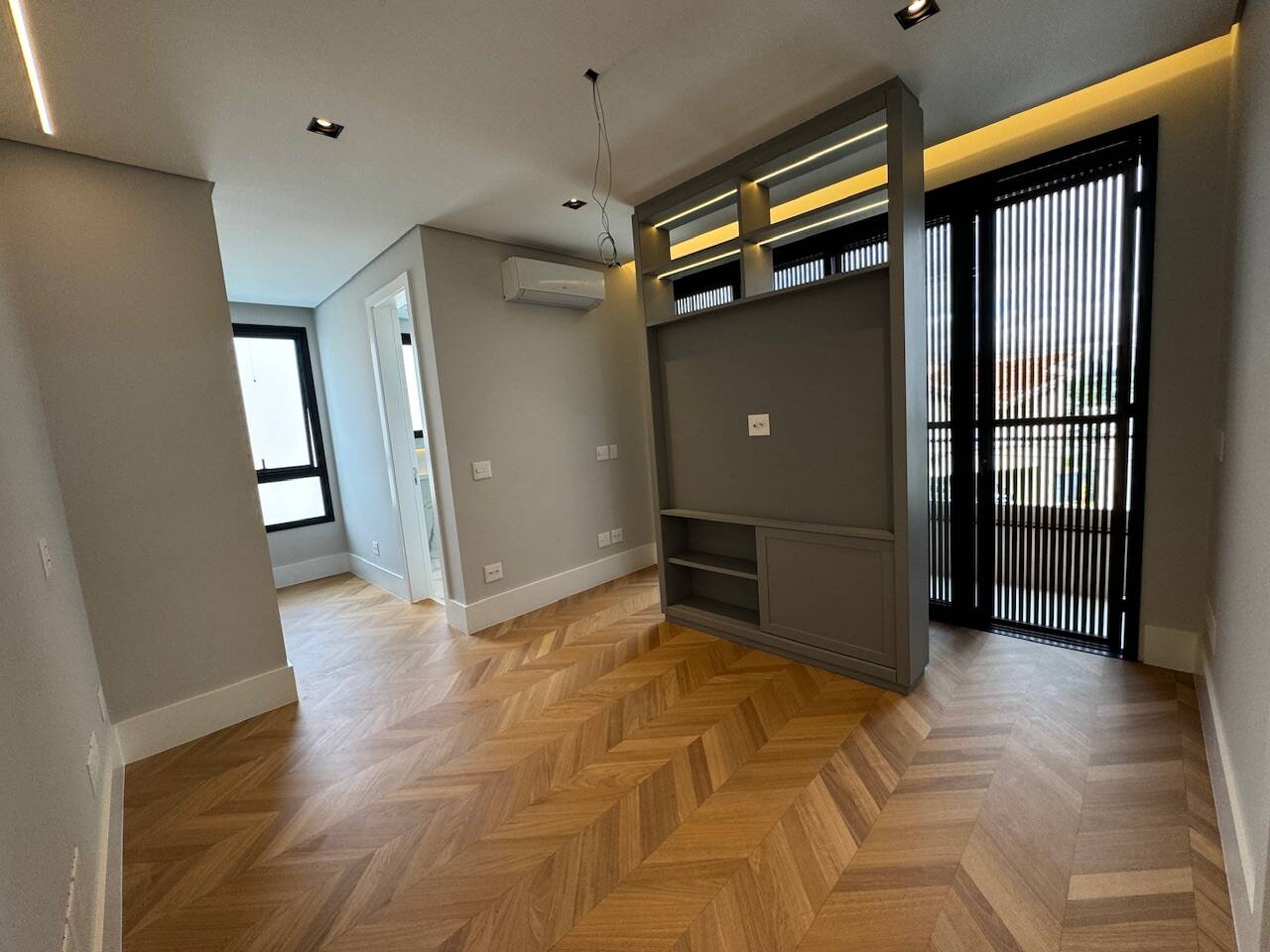 Casa de Alto Padrão com Elevador e Área Gourmet Integrada em Alphaville