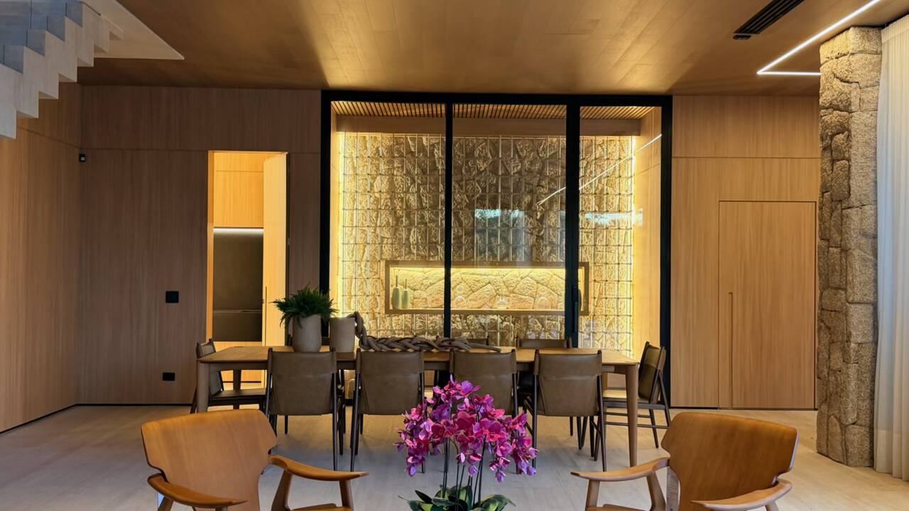 Casa com 7 suítes e vista permanente para o lago na Fazenda Boa Vista