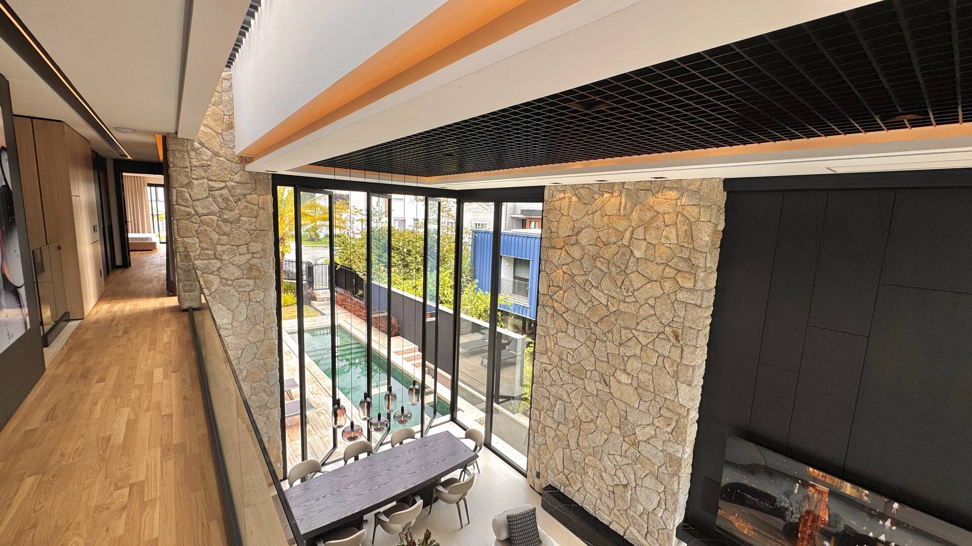 Casa contemporânea com 4 suítes e arquitetura autoral à venda no Itahyê, Alphaville