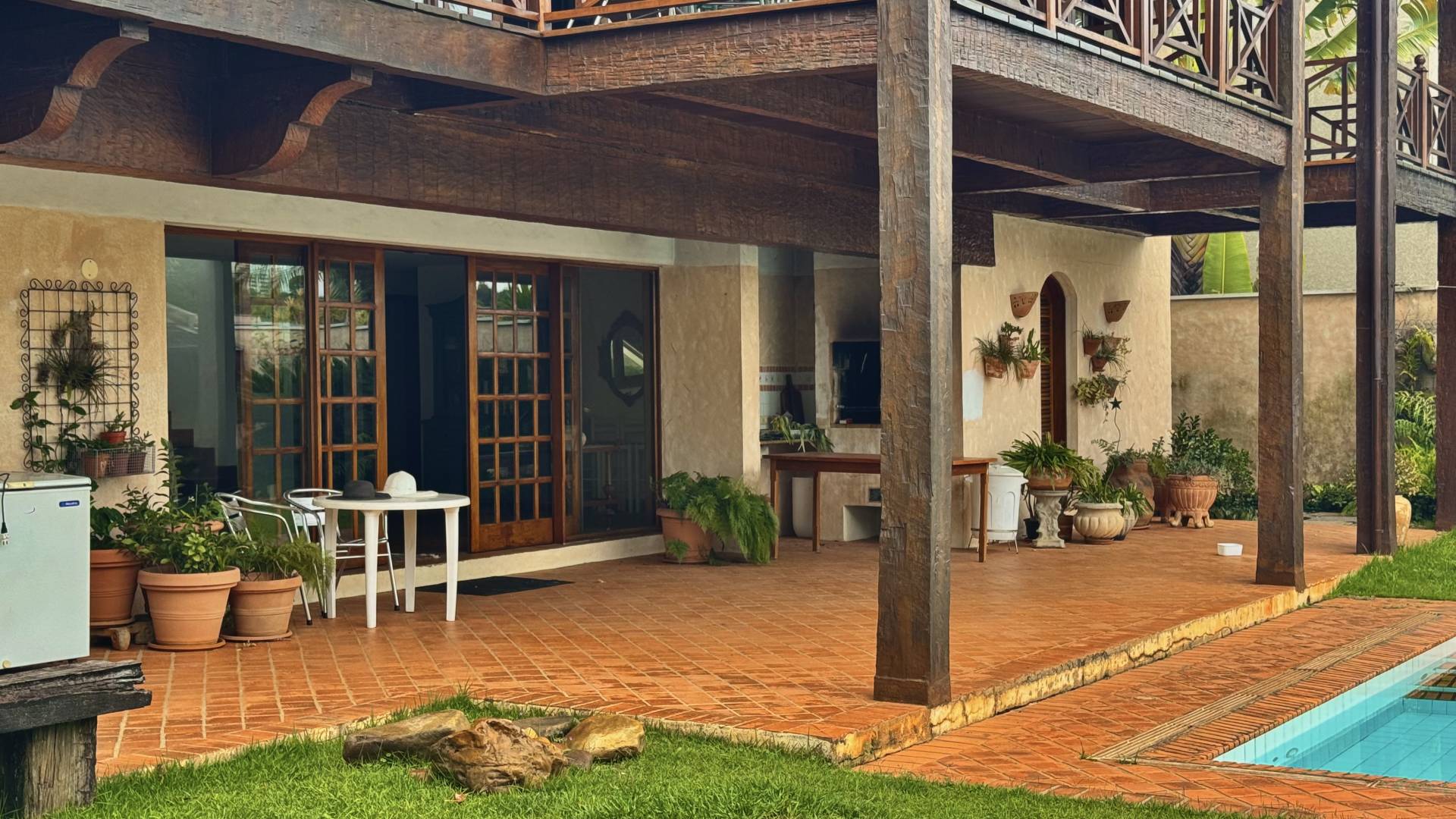 Casa à venda no Alphaville Residencial Zero com 900 m², adega, pomar e piscina