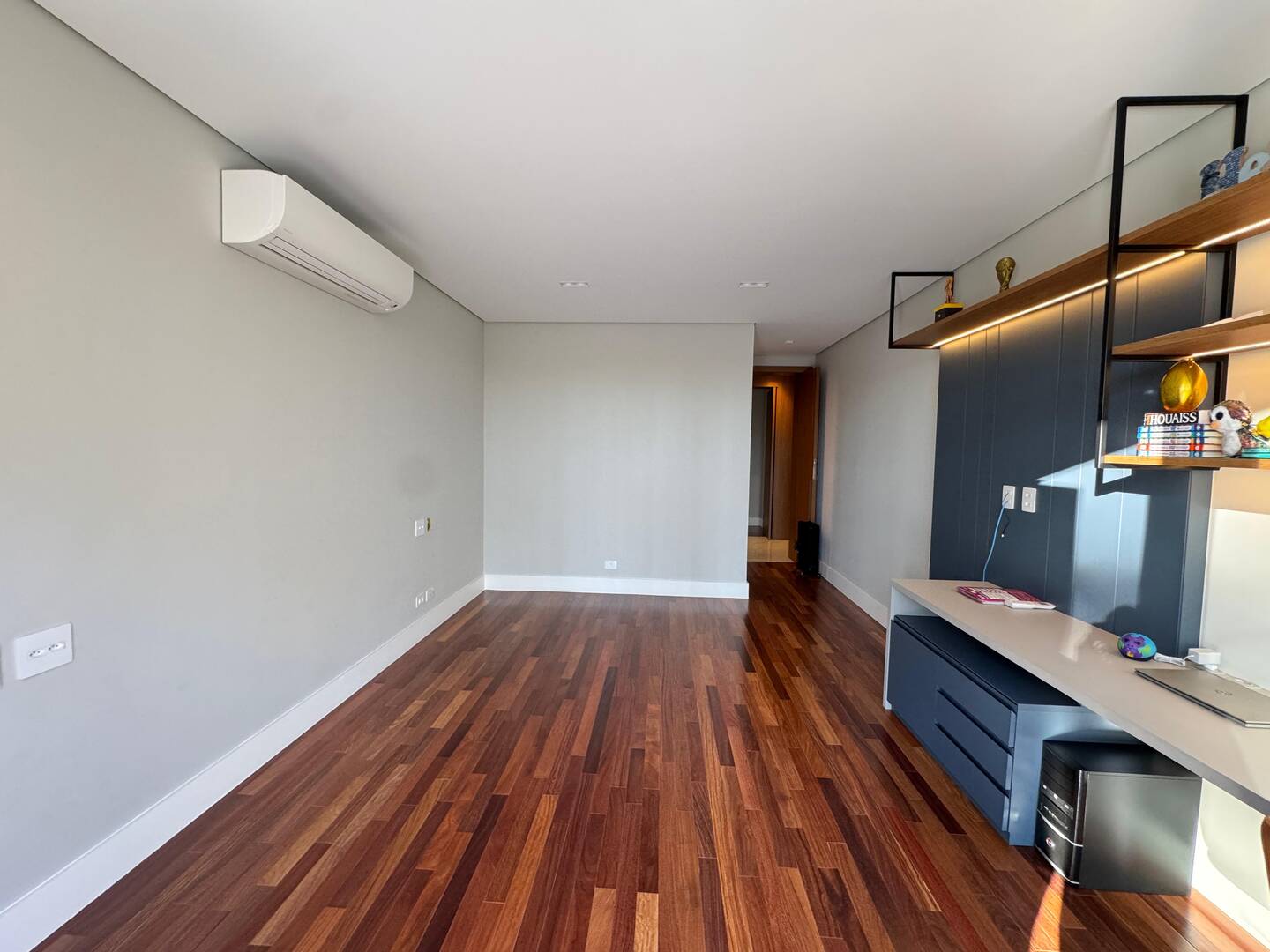Casa com projeto de Breno Santiago e lazer completo no Haras Guancan