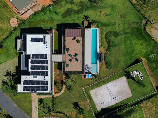 Casa à venda no Le Portier Nautic Residence com 5 suítes e acesso direto à represa