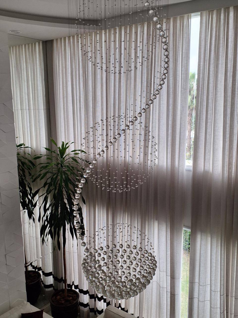 Casa com fundo para mata - Residencial Tamboré 11 - Venda porteira fechada.