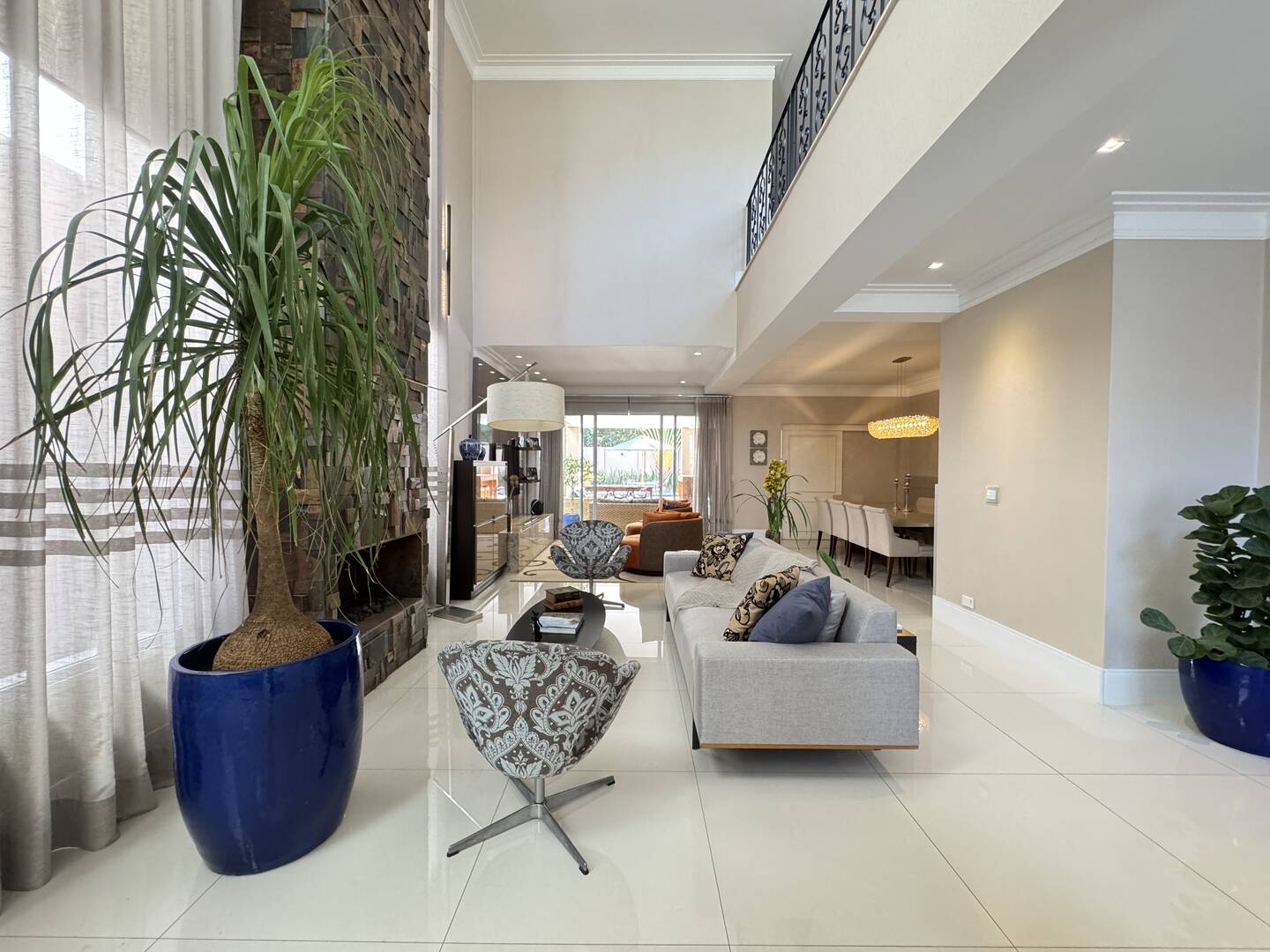 Casa neo-clássica à venda no Villa Solaia Alphaville | Elegância e conforto