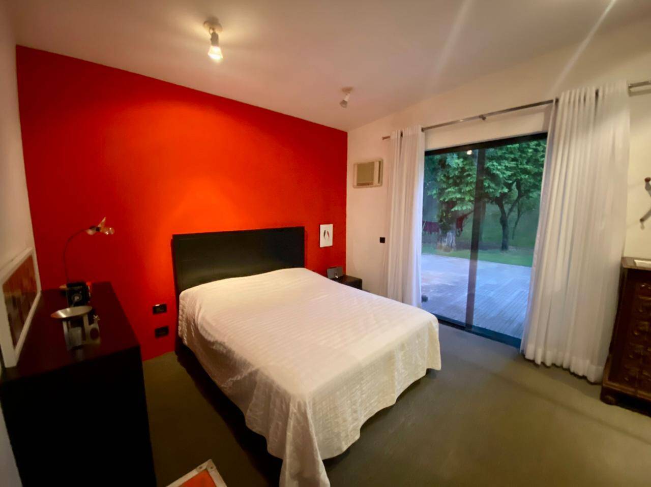 Casa Tamboré 1 - em frente ao lago