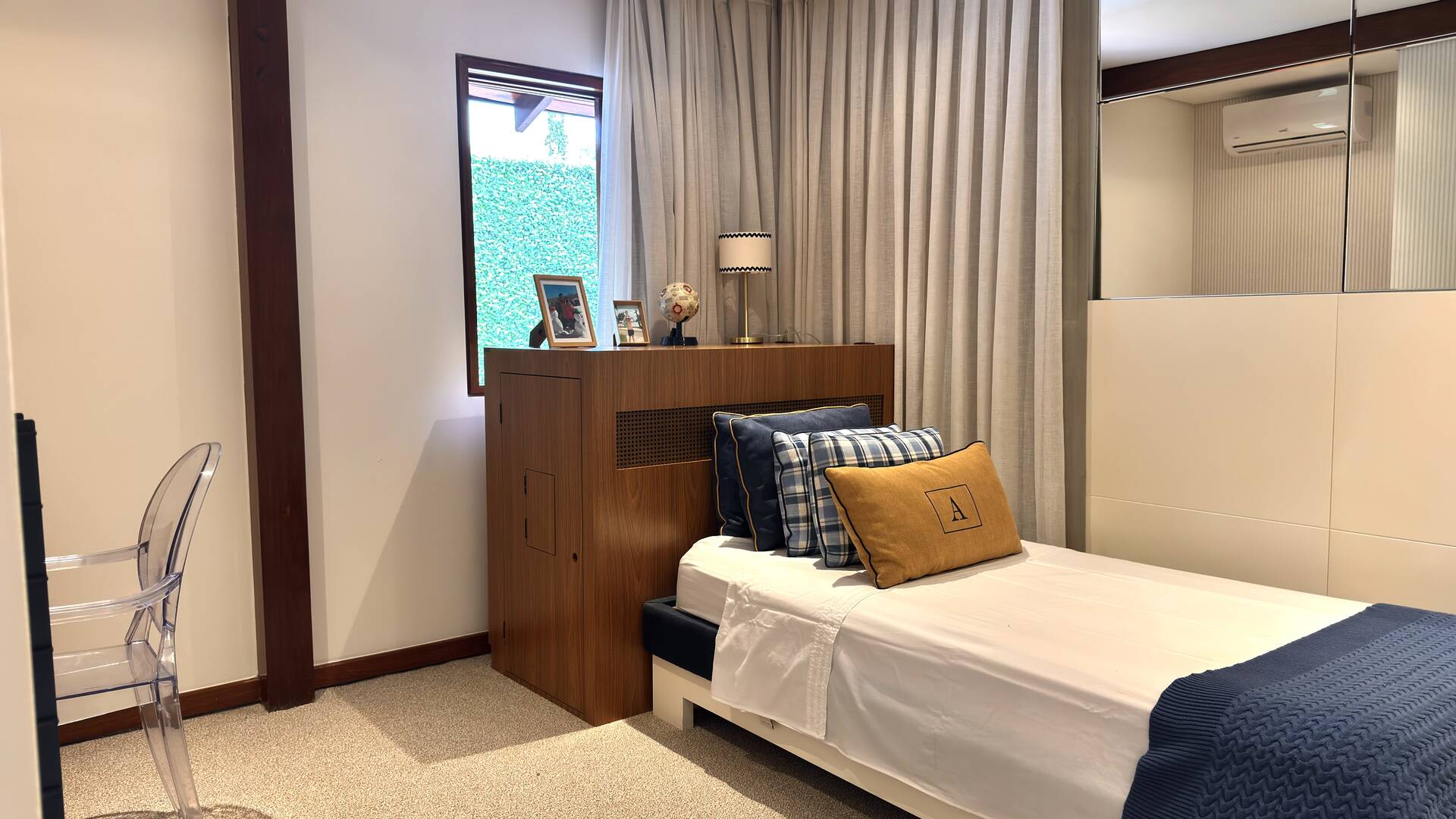 Casa com 5 suítes, terreno de 2.500 m² e vista aberta à venda no Alphaville 8