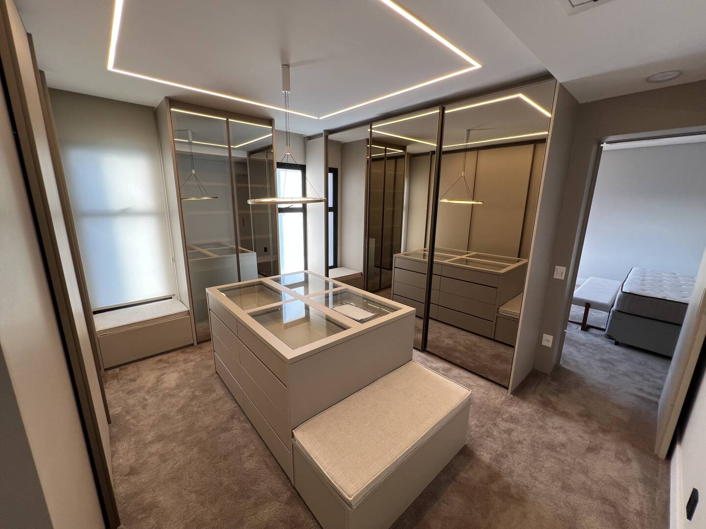 Apartamento à venda no Condomínio Oiapoque em Alphaville com 360 m², 4 suítes e 5 vagas