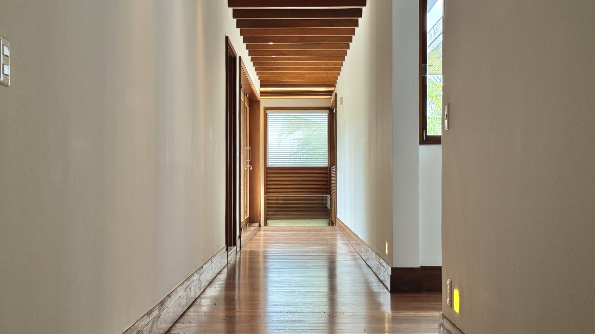 Casa com 6.300m² de terreno privativo - Residencial Tamboré 1