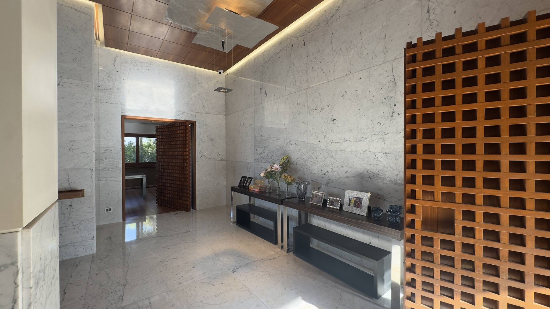 Casa Contemporânea com Vista Permanente, Piscina com Raia e Projeto Autoral em Alphaville