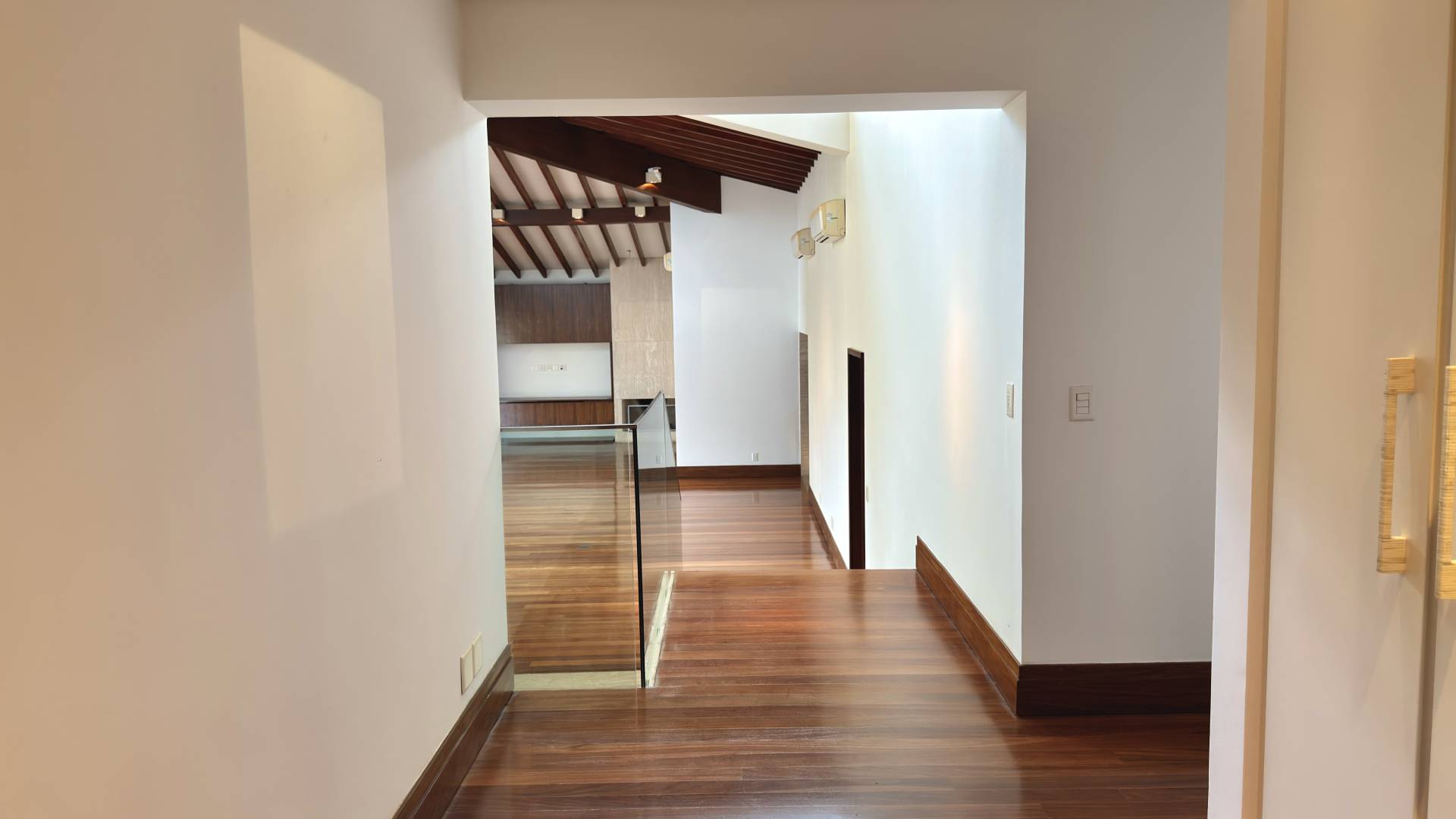 Casa com 6.300m² de terreno privativo - Residencial Tamboré 1