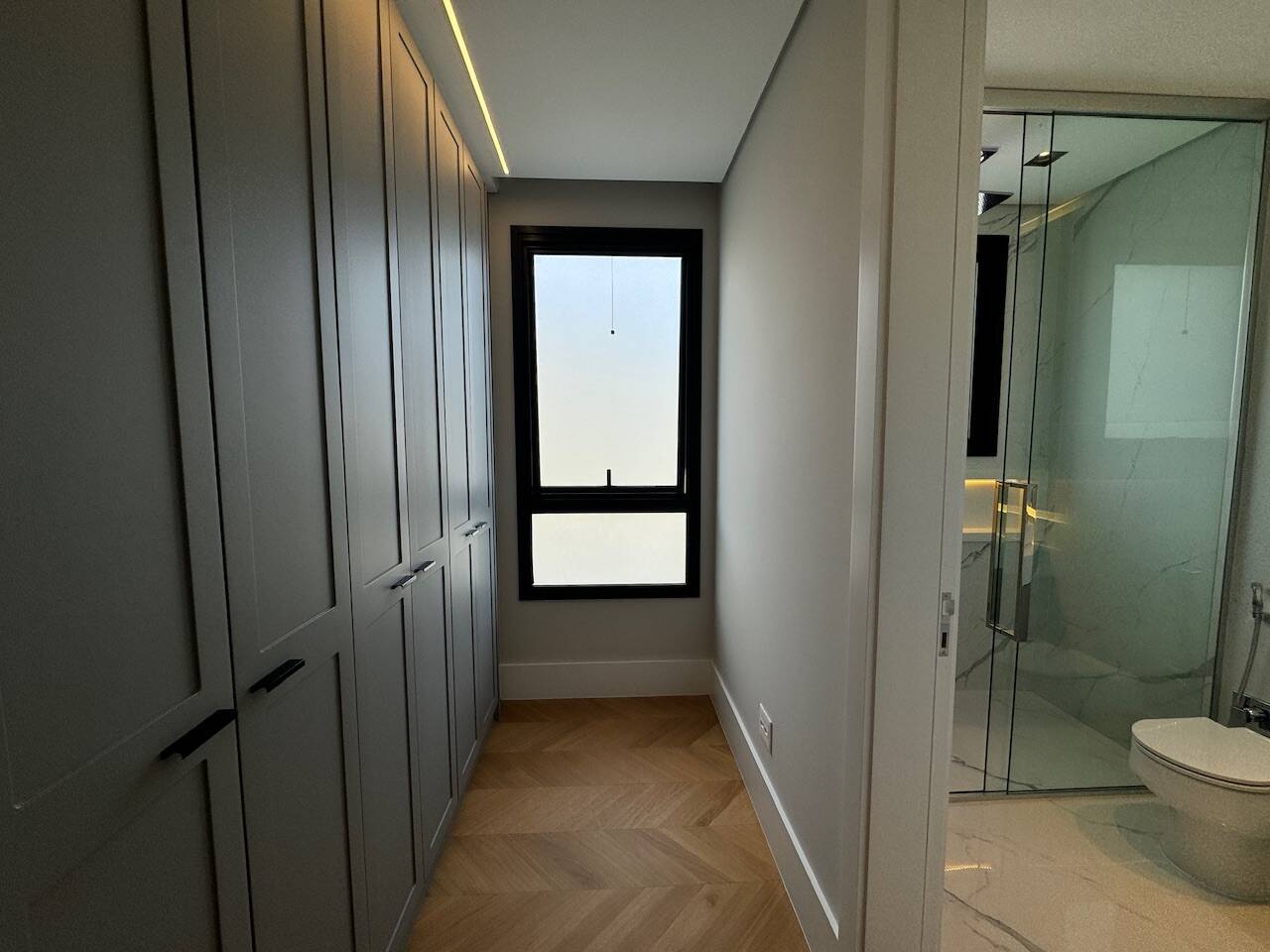 Casa de Alto Padrão com Elevador e Área Gourmet Integrada em Alphaville