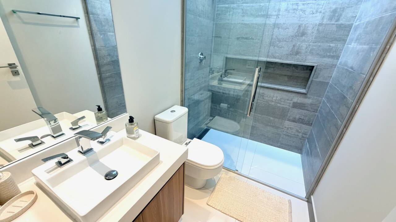 Casa à Venda no Tamboré 3 com 5 Suítes, Man Cave Exclusiva e Lazer Completo