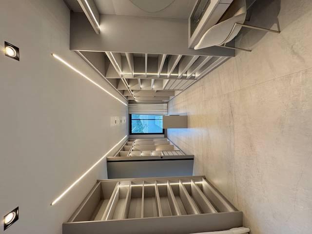 Casa à venda com 1.469 m², 6 suítes, rooftop e cinema privativo em Alphaville