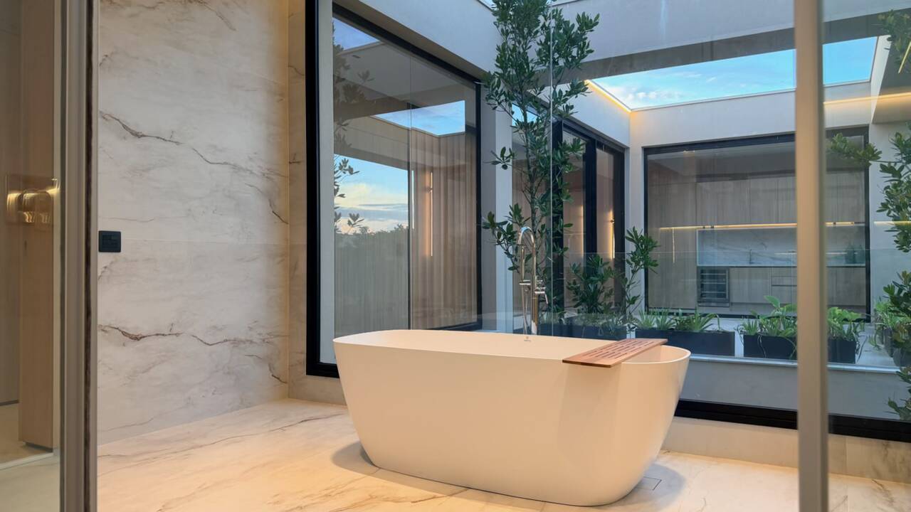 Casa com 7 suítes e vista permanente para o lago na Fazenda Boa Vista