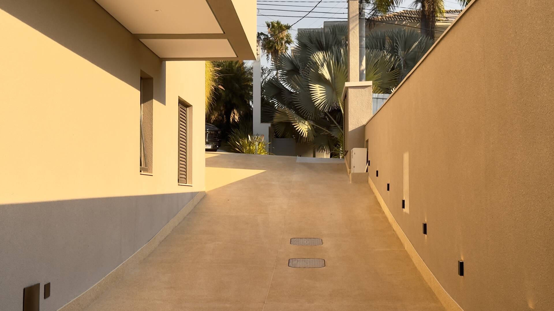 Casa à venda no Tamboré 2 com 1.800 m², 6 suítes e rooftop de 450 m²