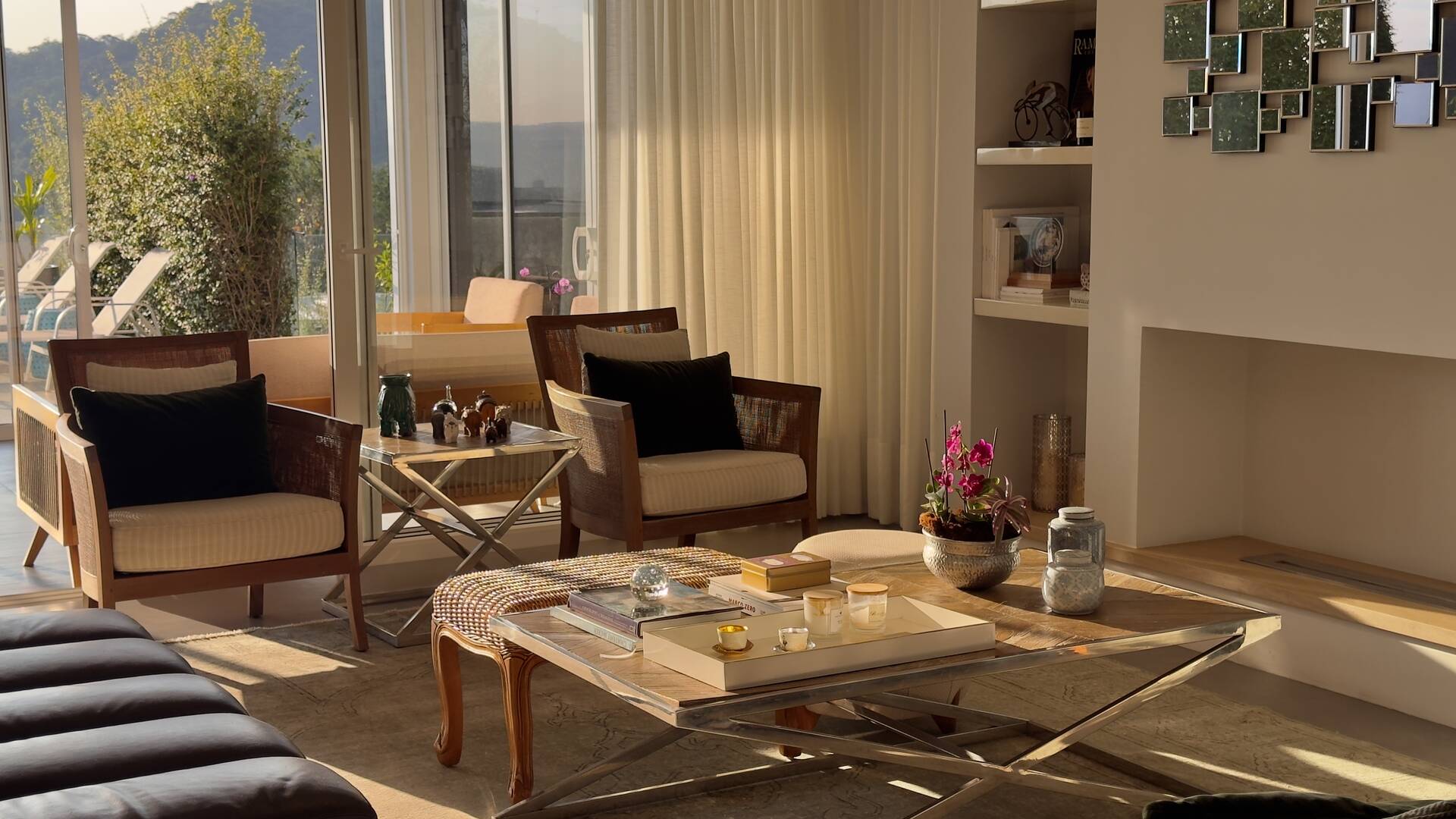 Casa à venda no Tamboré 10 com 4 suítes, área gourmet integrada e 539 m²