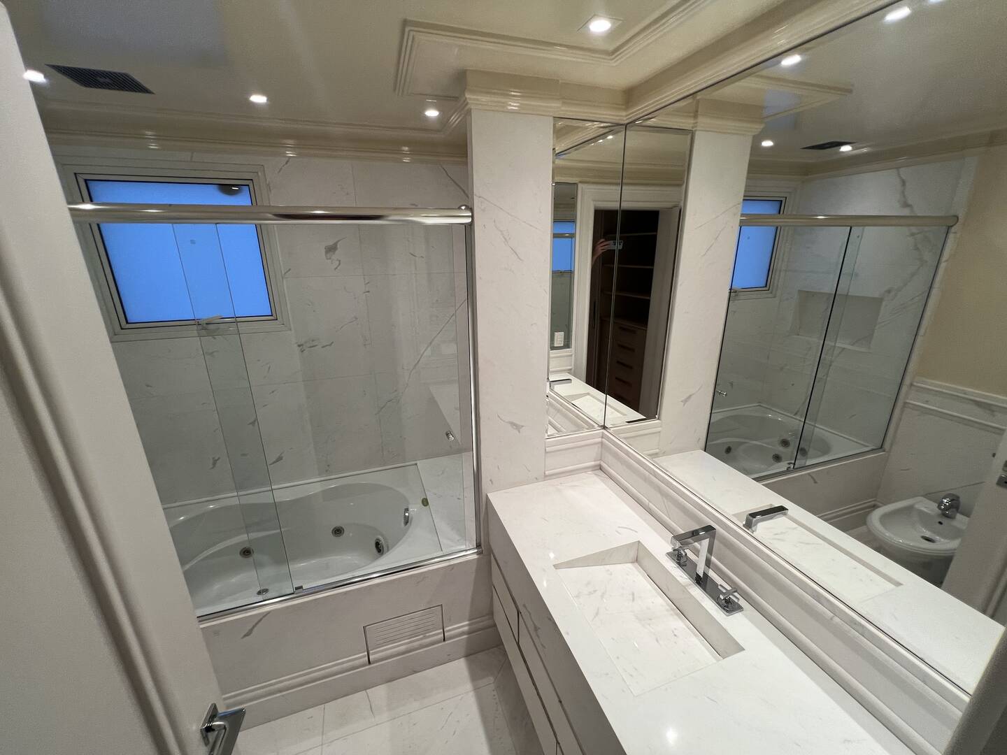 Cobertura duplex à venda em São Paulo com 1.170 m², 4 suítes, piscina privativa e 10 vagas