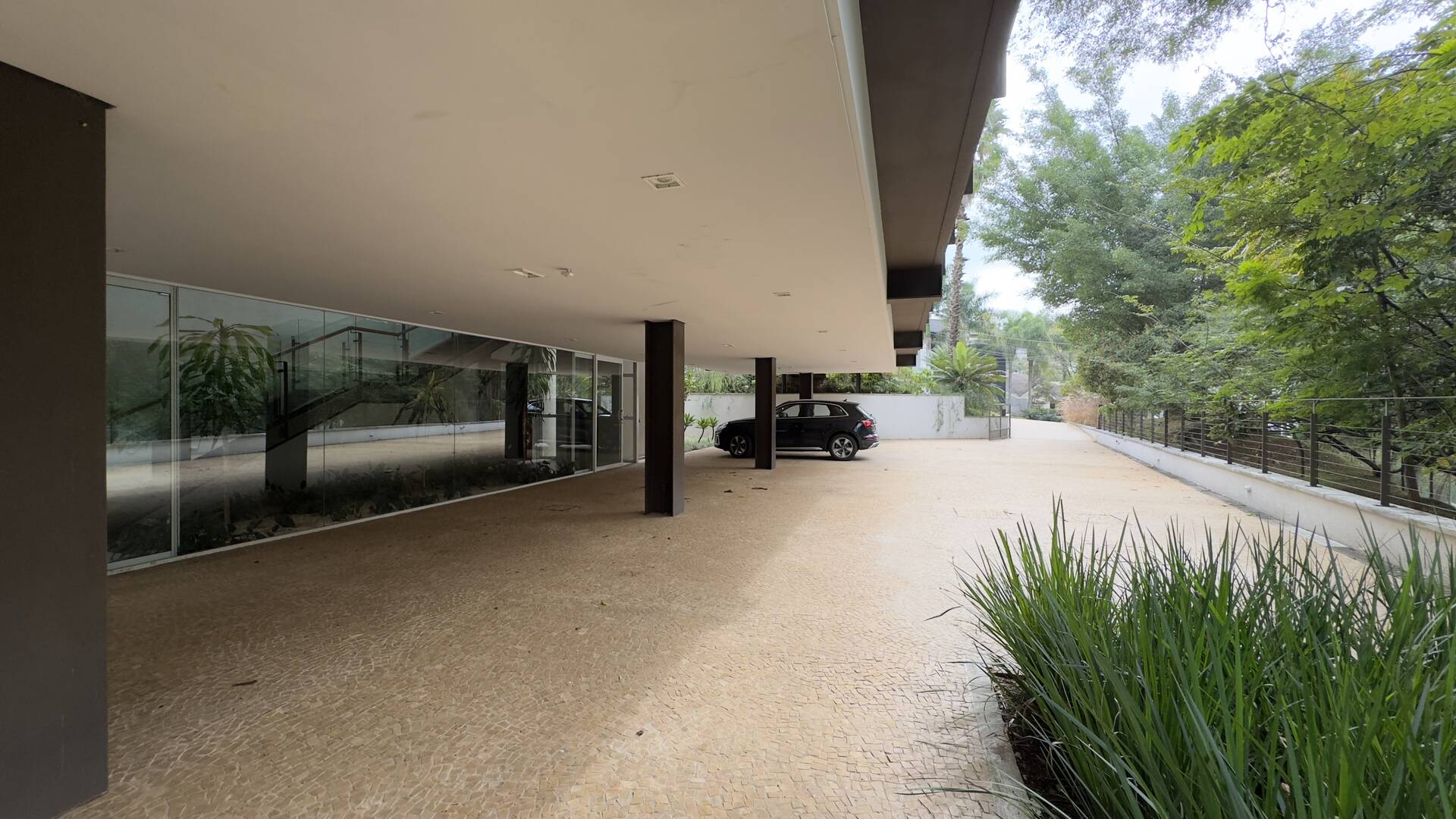 Casa contemporânea sustentável à venda residencial Melville | 4 suítes, elevador e automação