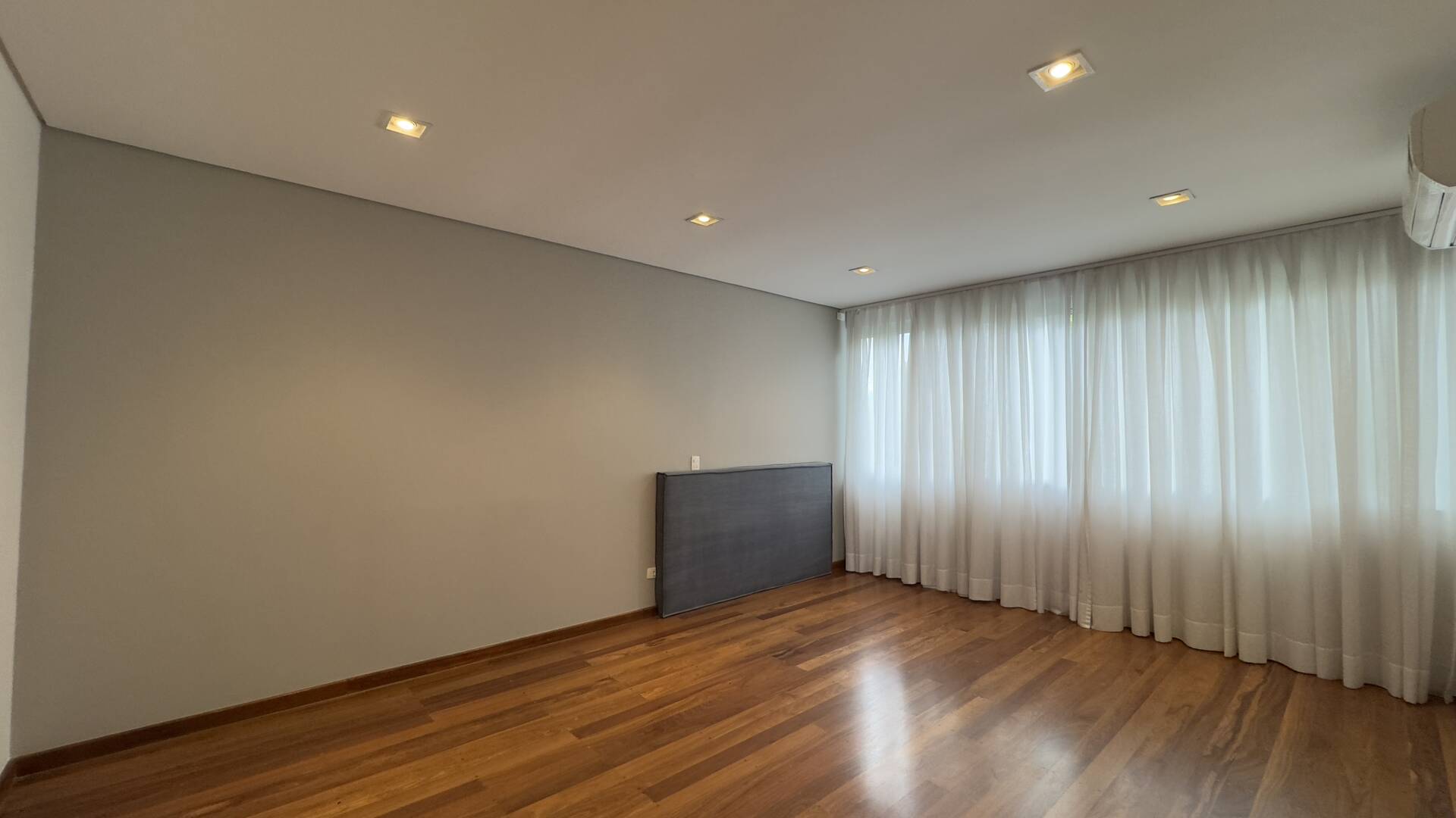 Casa contemporânea sustentável à venda residencial Melville | 4 suítes, elevador e automação