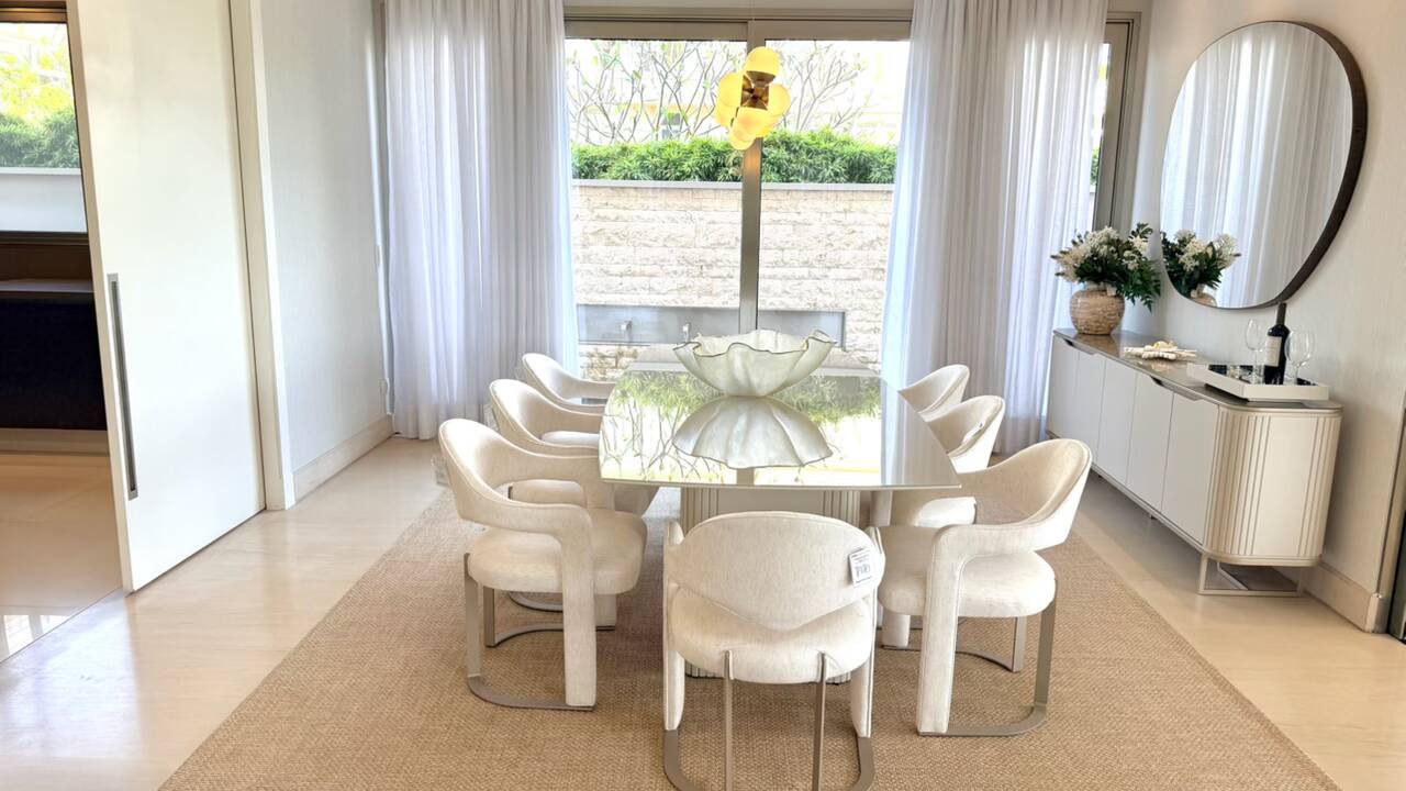 Casa à Venda no Tamboré 3 com 5 Suítes, Man Cave Exclusiva e Lazer Completo