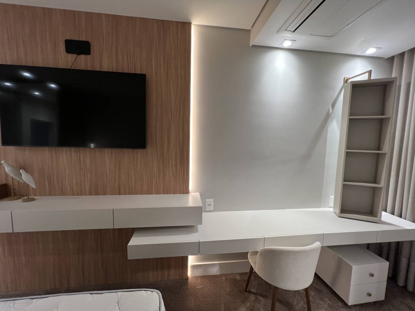 Apartamento à venda no Condomínio Oiapoque em Alphaville com 360 m², 4 suítes e 5 vagas