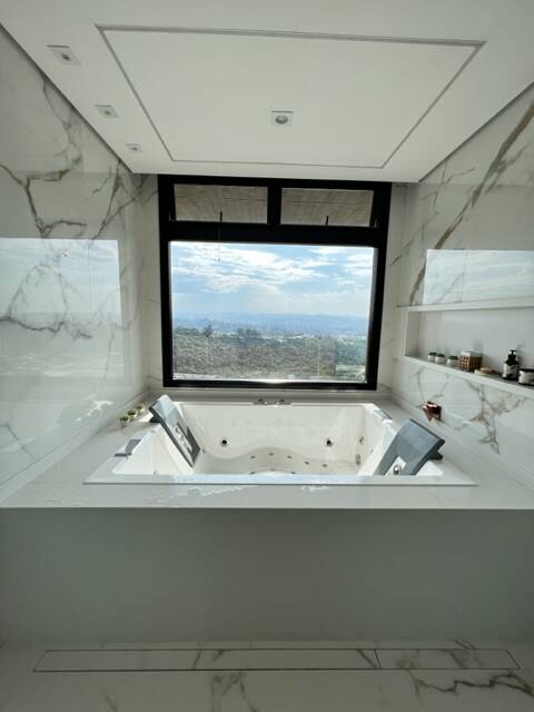 Casa nova com a melhor vista do condomínio Genesis 2 em Alphaville SP
