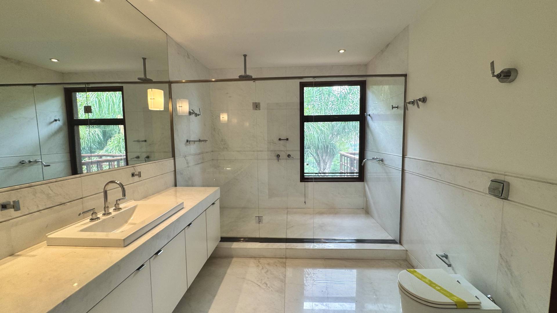 Casa com 6.300m² de terreno privativo - Residencial Tamboré 1