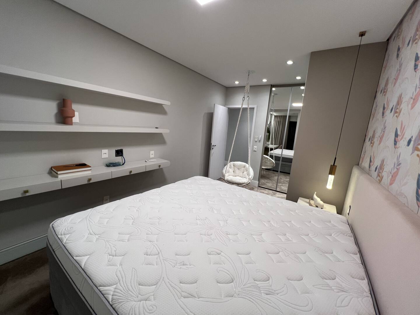 Apartamento à venda no Condomínio Oiapoque em Alphaville com 360 m², 4 suítes e 5 vagas
