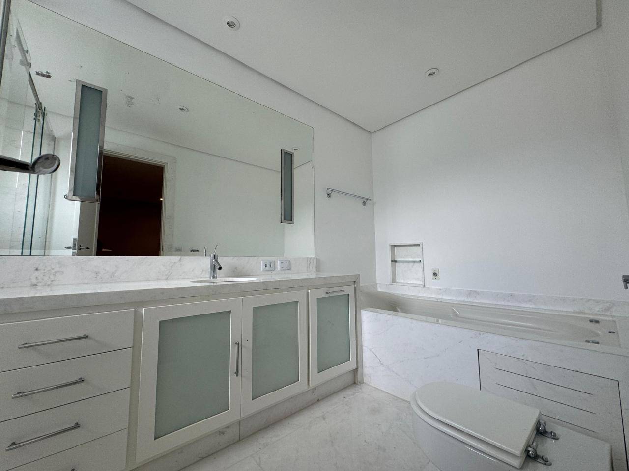 Casa à venda no Residencial Zero com projeto João Armentano e lazer completo
