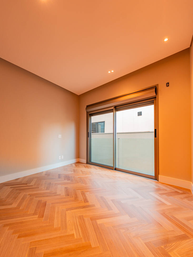 Casa porteira fechada à venda em Alphaville | 5 suítes, rooftop e mobiliada
